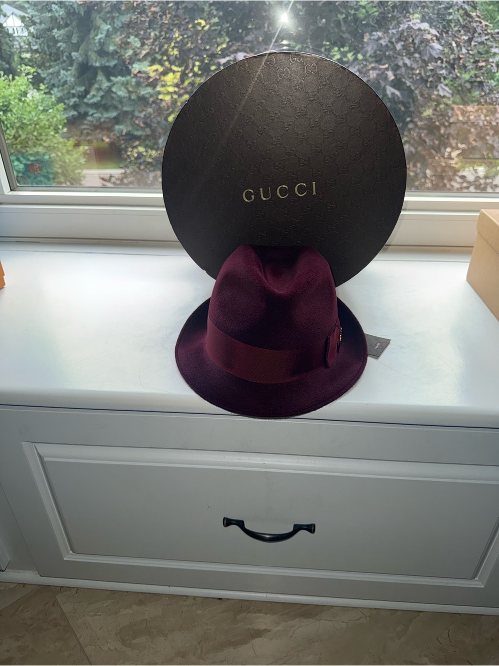 BNIB - GUCCI Burgundy hat with box